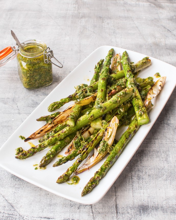 Vegan griddled British asparagus and shallots with salsa verde